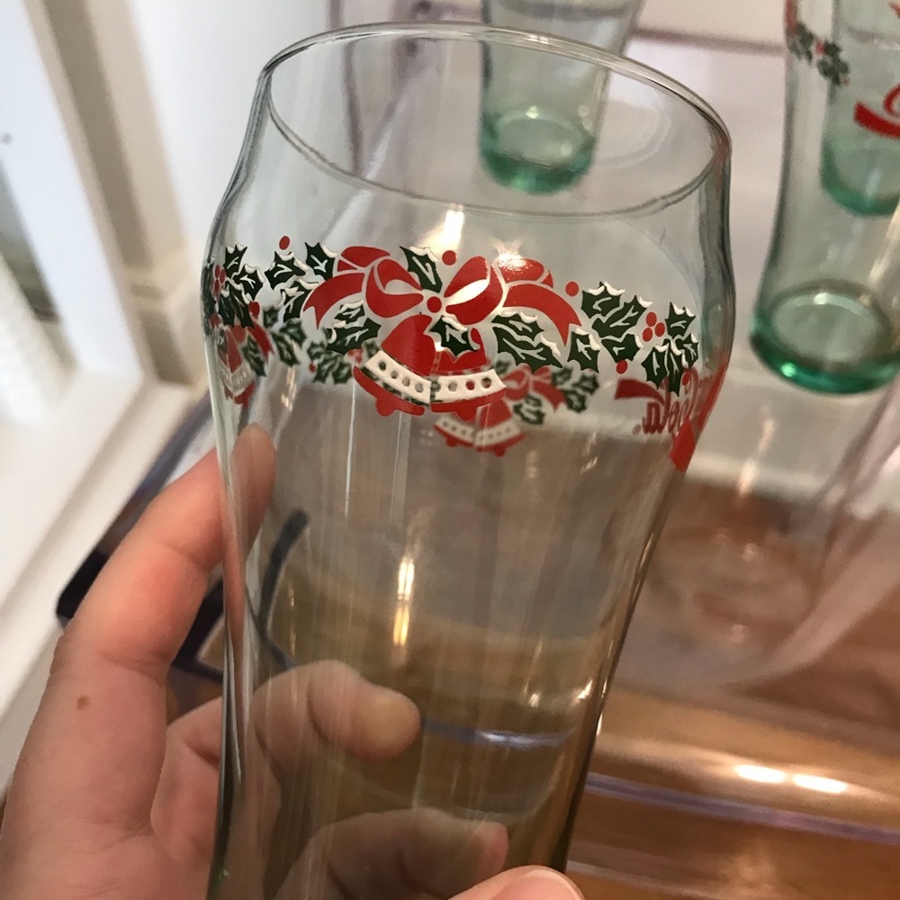 Vintage Coca Cola Glasses 4 Christmas Holiday Winter Holly Bells red green - Picture 4 of 6